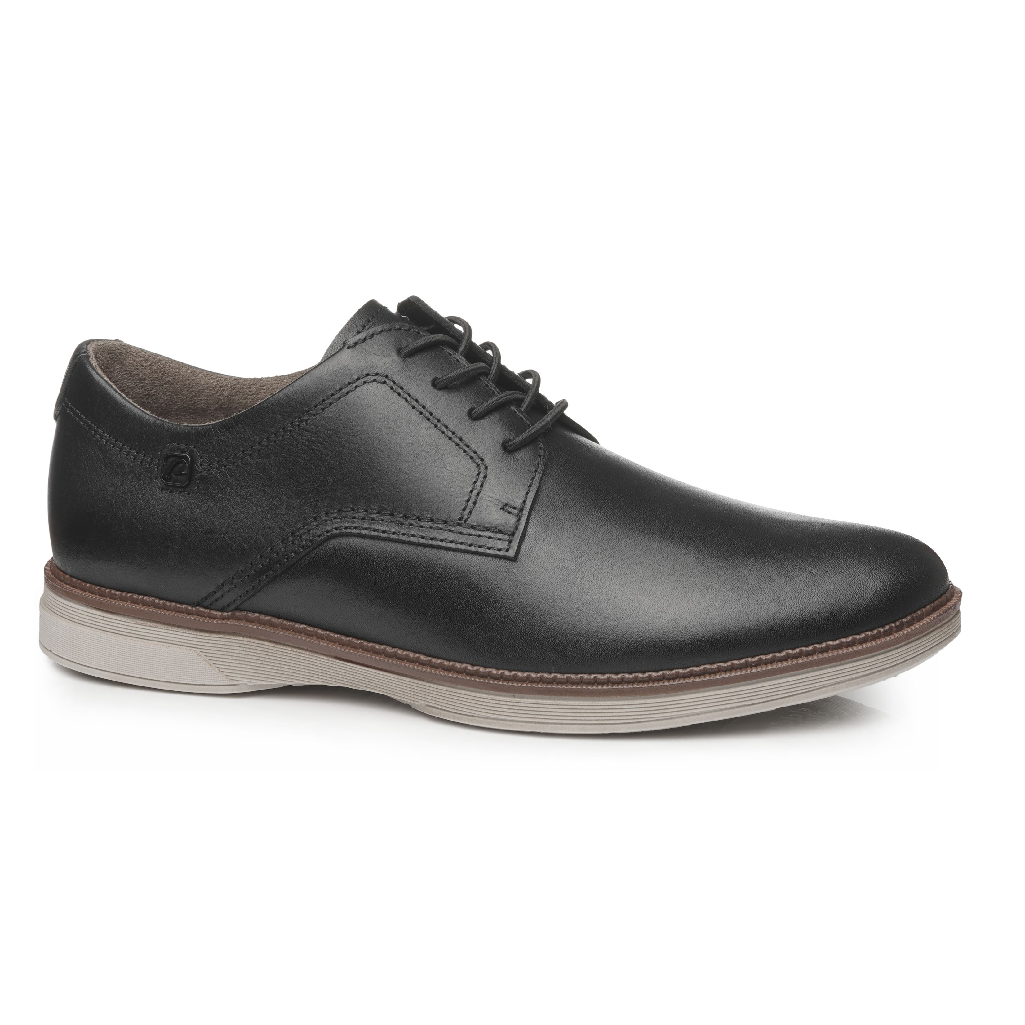 Sapato casual masculino preto em couro com detalhes em marrom visto de frente